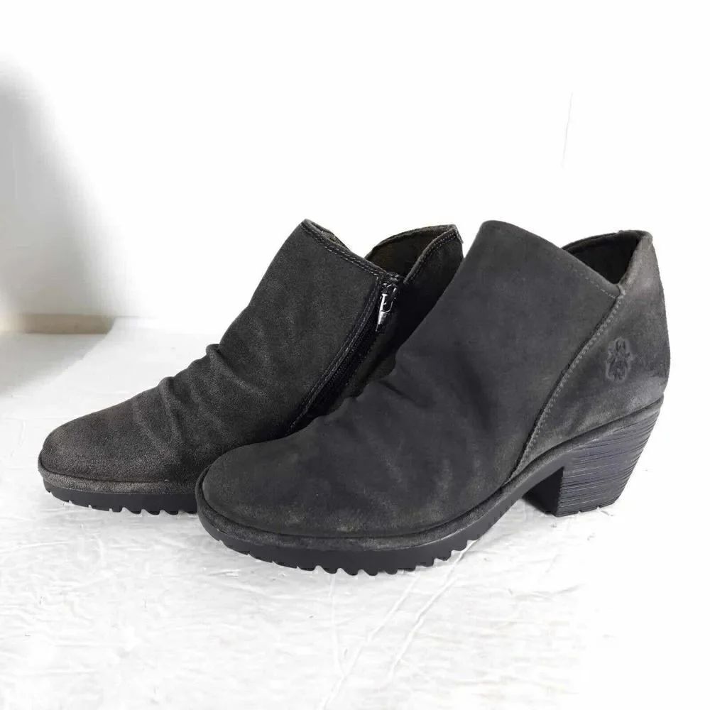 Fly London Women’s Wezo EU40 US 9-9,5 Gray Suede Side Zip Relaxed Ankle Boots